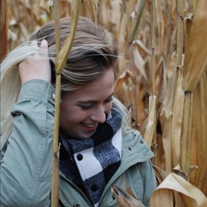 Meet your Posher, Deanna